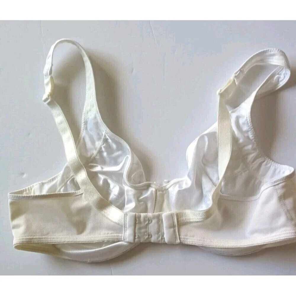 Playtex 18-Hour Bra Sz  36B White Satin Floral Padded  Underwire Comfort Straps